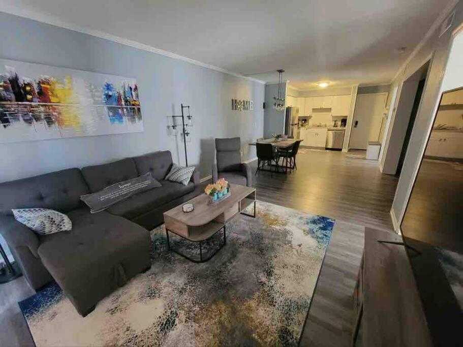 2022 Renovated 2-Bdrm Cozy, Lovely Condo W/Parking! Île de Hilton-Head Extérieur photo