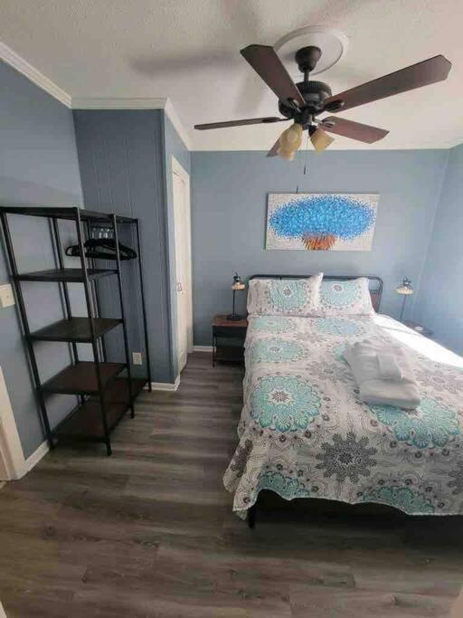 2022 Renovated 2-Bdrm Cozy, Lovely Condo W/Parking! Île de Hilton-Head Extérieur photo