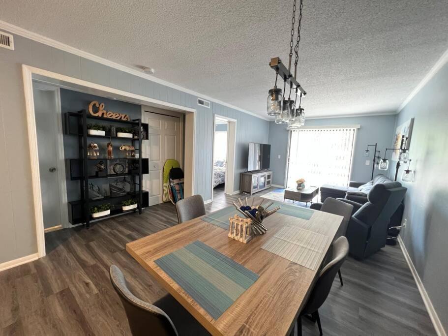 2022 Renovated 2-Bdrm Cozy, Lovely Condo W/Parking! Île de Hilton-Head Extérieur photo