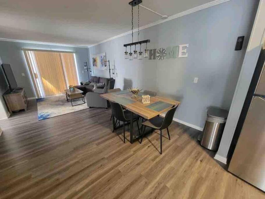 2022 Renovated 2-Bdrm Cozy, Lovely Condo W/Parking! Île de Hilton-Head Extérieur photo
