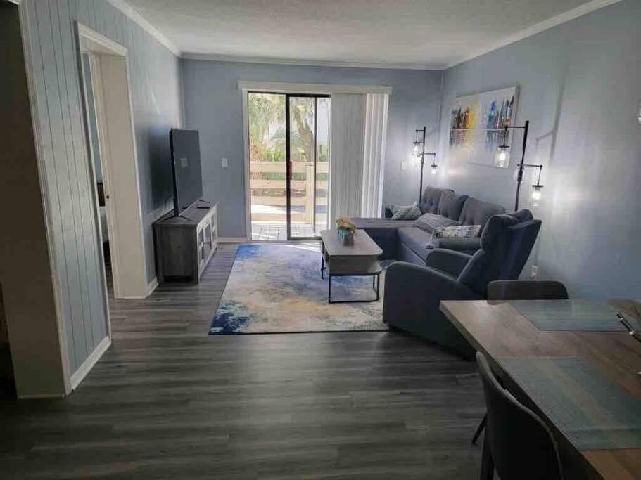 2022 Renovated 2-Bdrm Cozy, Lovely Condo W/Parking! Île de Hilton-Head Extérieur photo