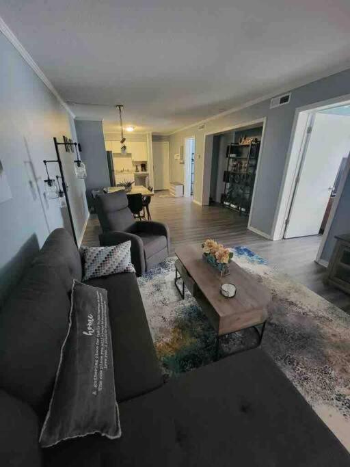 2022 Renovated 2-Bdrm Cozy, Lovely Condo W/Parking! Île de Hilton-Head Extérieur photo