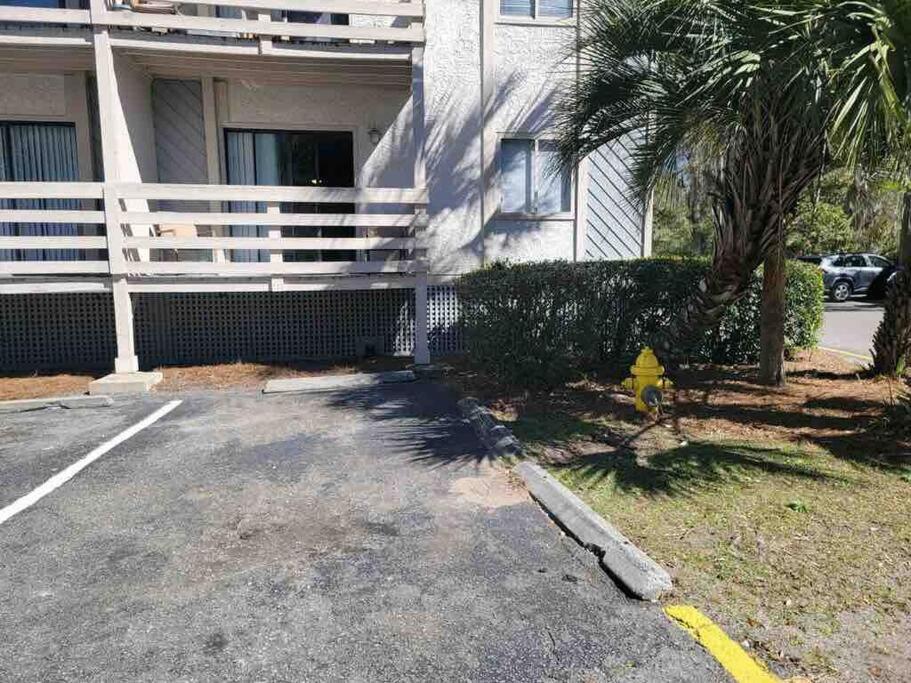 2022 Renovated 2-Bdrm Cozy, Lovely Condo W/Parking! Île de Hilton-Head Extérieur photo