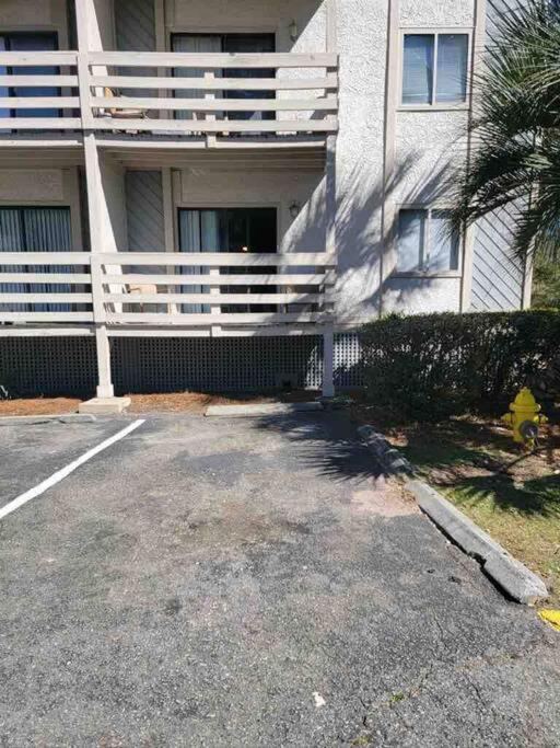 2022 Renovated 2-Bdrm Cozy, Lovely Condo W/Parking! Île de Hilton-Head Extérieur photo