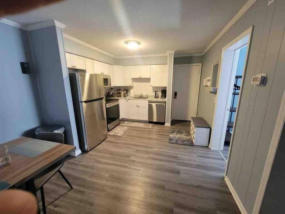 2022 Renovated 2-Bdrm Cozy, Lovely Condo W/Parking! Île de Hilton-Head Extérieur photo
