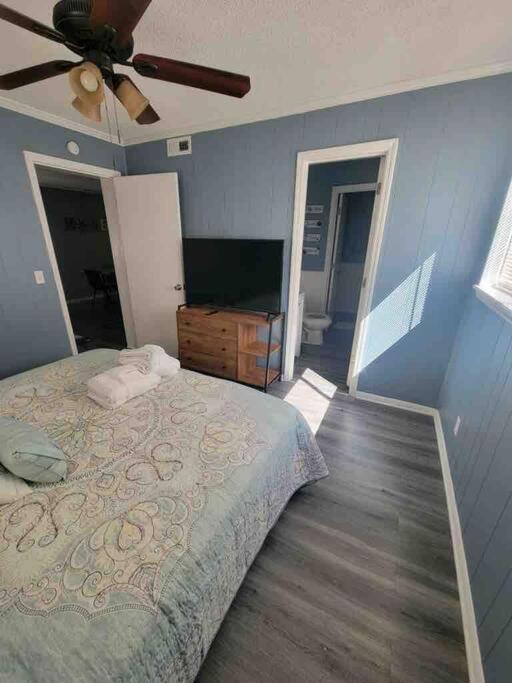 2022 Renovated 2-Bdrm Cozy, Lovely Condo W/Parking! Île de Hilton-Head Extérieur photo