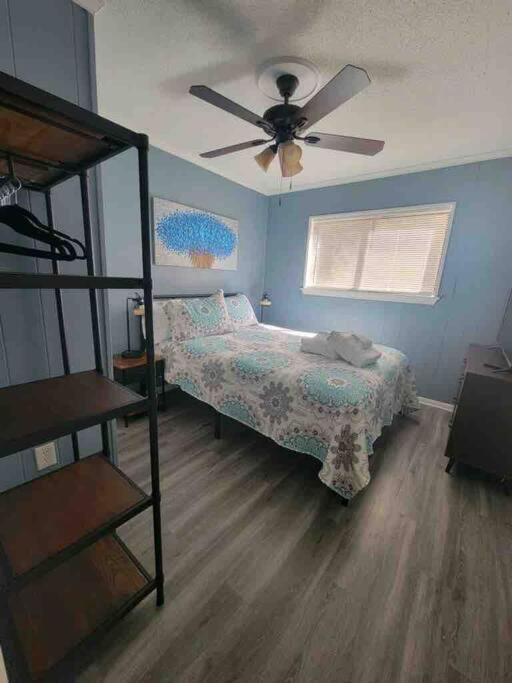2022 Renovated 2-Bdrm Cozy, Lovely Condo W/Parking! Île de Hilton-Head Extérieur photo