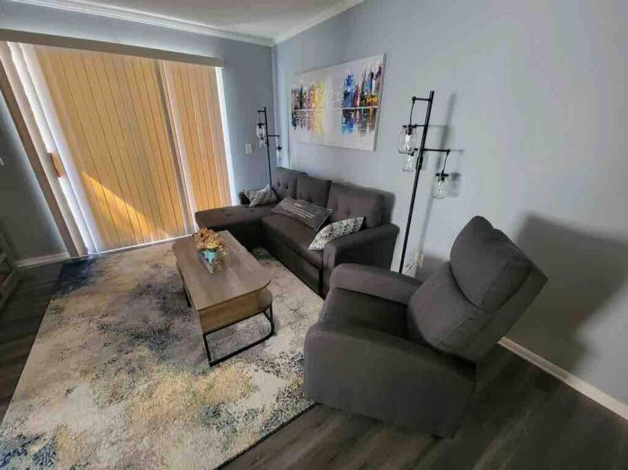 2022 Renovated 2-Bdrm Cozy, Lovely Condo W/Parking! Île de Hilton-Head Extérieur photo